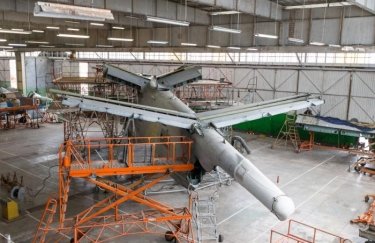 Росія хоче продати вкрадений в України авіаційний ремонтний завод в Криму