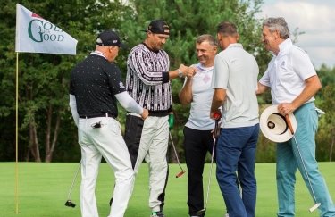 Ко Дню Независимости дипломаты и бизнес элита сыграли в гольф со звездами спорта