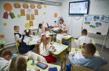 Литва планує збудувати у шести областях України школи-бомбосховища