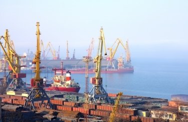 Одесских фискалов уличили в краже 200 тонн изъятого у иностранной компании товара