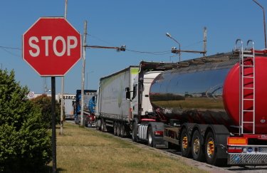 В Мінінфраструктури звинувачують Польщу в "катастрофі" з чергами з українських фур на кордоні