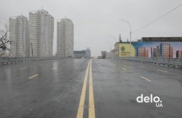 Шулявский путепровод за время строительства дорожал на глазах. Фото: Delo.ua