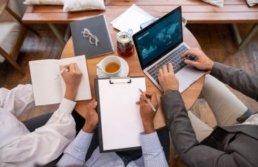 Фото: Freepik Бізнес вимагає відновити бронювання та обговорити критерії оцінки критичності підприємств