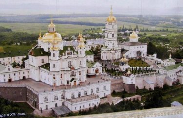 Туристы из Молдовы якобы заразились после посещения Почаевской лавры