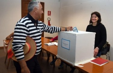 Выборы в Италии: Правоцентристы продолжают лидировать