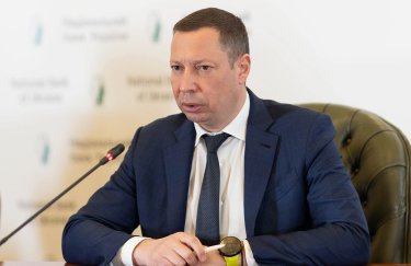 Зеленский просит Раду уволить главу НБУ Шевченко