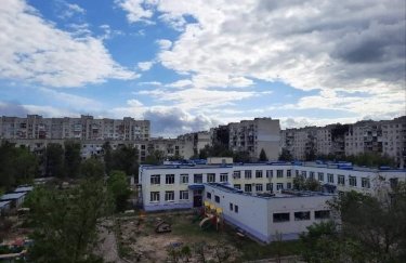 Луганская область, война в Украине, обстрелы, разрушенное здание