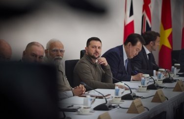 Володимир Зеленський на сесії на саміті G7. Фото: ОП Володимир Зеленський на сесії на саміті G7. Фото: ОП