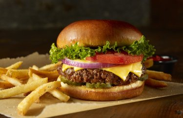 Бургеры из искусственного мяса впервые появятся в меню американского фаст-фуда