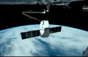 Первый частный космический корабль Dragon-2 успешно состыковался с МКС (видео)