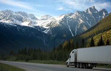 Кабмин упростил порядок пересечения границы для водителей грузовиков и ж/д транспорта