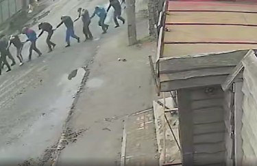 ЗМІ опублікували відеодокази страти російськими військовими вісьмох людей у Бучі