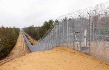 Литва завершила будівництво бар'єру на кордоні з Білоруссю