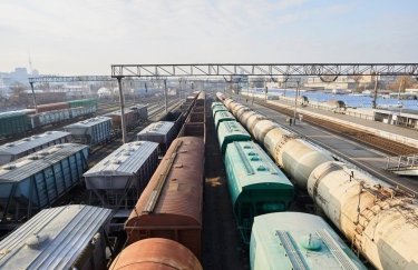 Железнодорожные схемы. Зачем Минюст помогает и дальше ввозить подержанные вагоны из России