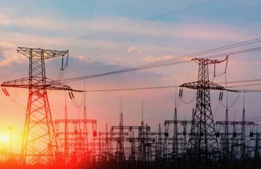 Без електроенергії залишилися споживачі чотирьох областей: де немає світла