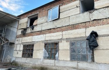 Оккупанты обстреляли Запорожскую область, повреждены здания предприятий
