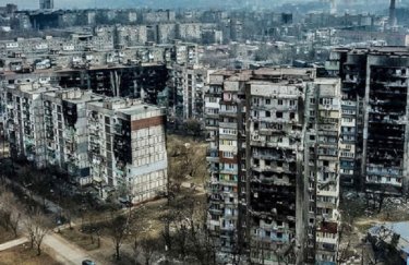 Помогают оккупантам: отстраивая Мариуполь РФ использует немецкие стройматериалы и технику