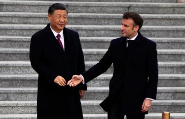 Президент Китая Си Цзиньпин и президент Франции Эммануэль Макрон