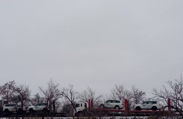 ОБСЕ предупредила, что не имеет отношения к машинам с ее символикой, которые могут появиться на Донбассе