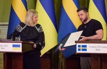 Швеция передала Украине копию древнего письма о признании Запорожской Сечи как независимого государства