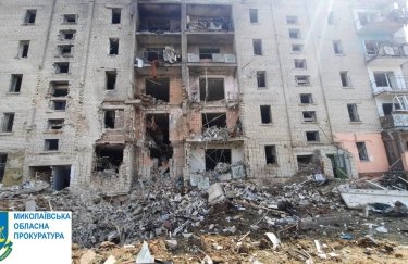 Российские войска ударили по пятиэтажке в Вознесенске: 12 человек ранены (ФОТО)
