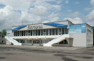 Почему Украина и Словакия опять договариваются о работе аэропорта "Ужгород"