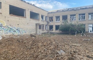 Обстріл Донецької області: росіяни зруйнували будинки та підпалили лісосмугу