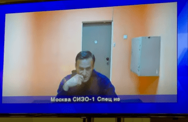 Алексей Навальный на суде 28 января. Фото: скриншот трансляции