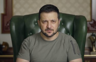 "Враг не делает подарков": Зеленский призвал сдержанно реагировать на новости с южного фронта