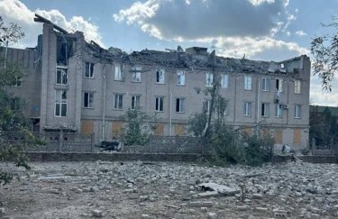 В Бериславе оккупанты сбросили авиабомбу на больницу