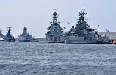 Россия вывела в Черное море 15 кораблей вместе с тремя носителями ракет "Калибр"