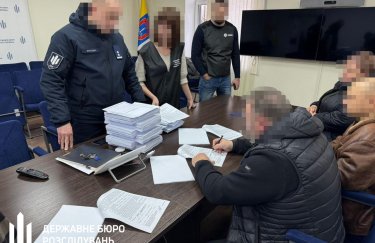 військовий одяг, херсонська ова, депутат-бізнесмен, підозра, дбр