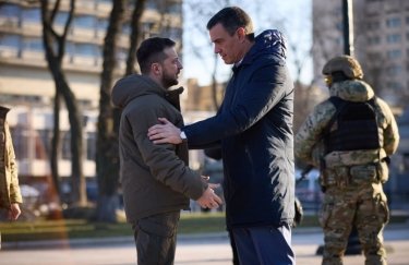 Володимир Зеленський і Педро Санчес. Фото: ОП Іспанія поставить Україні зброю на понад $1 мільярд
