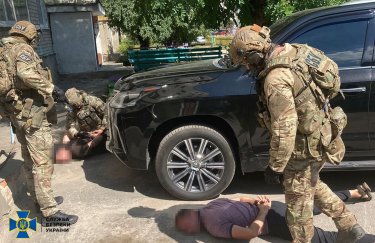 В Житомирской области задержали восемь членов банды рэкетиров: "попались" из-за угроз военному (ФОТО, ВИДЕО)