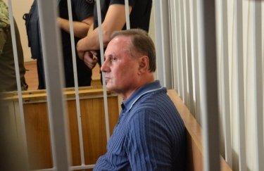 Суд продлил содержание под стражей Александра Ефремова