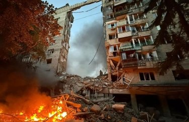 Киев пережил очередной массированный российский обстрел. Фото: ГСЧС