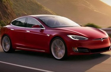 Tesla Model S 2017 года выпуска. Фото: hevcars.com.ua