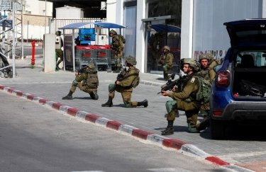 Израиль возобновил контроль над большинством поселений на границе с сектором Газа и переходит в наступление