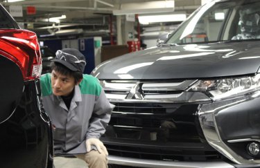 Mitsubishi заменит зеркала автомобилей на камеры