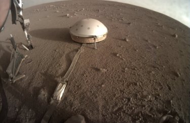 Модуль InSight на Марсе. Фото: twitter.com/NASAInSight