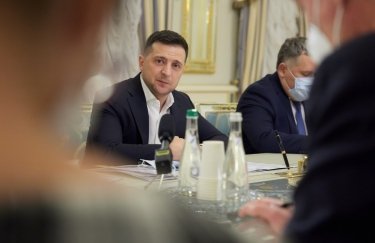 Владимир Зеленский на встрече с послами. Фото: пресс-служба