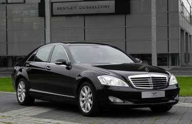Автораспродажа от Кабмина: "Чайки" по $40 тыс. и Mercedes за $5 тыс.