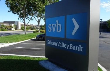 Американський Silicon Valley Bank («Банк Кремнієвої долини») збанкрутував унаслідок відтоку депозитів У США сталося найбільше після кризи 2008 року банкрутство банку: що стало причиною