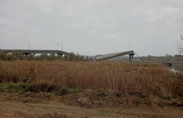 Готовятся к "жесту доброй воли": в Херсонской области россияне взорвали все мосты на правобережье