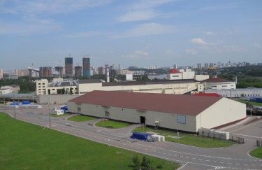 Підприємство компанії Knauf з виробництва гіпсових виробів та будівельних сумішей у Красногорську (Московська область). Фото: Вікіпедія Після скандалу з будівництвом в окупованому Маріуполі Knauf вирішив покинути російський ринок