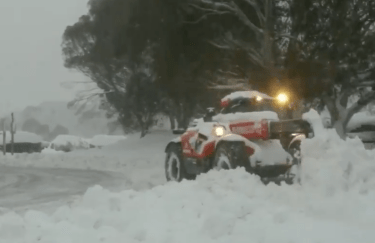 Юг Австралии впервые за 35 лет засыпало снегом: есть жертвы (ВИДЕО)