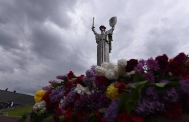 В Украине отмечают 8 мая: что это за день и как отмечать День памяти