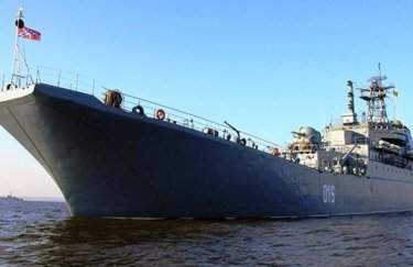 В Черное море зашли десятки боевых кораблей РФ для "военных учений"