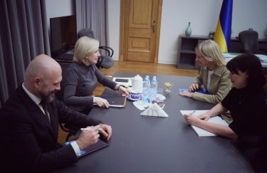 Встреча замглавы ОП Ирины Верещук с представительницей УВКБ ООН в Украине Каролиной Линдхольм Биллинг. Фото: ОП ООН выделяет дополнительно 265 млн грн на финансирование программы для ВПЛ "Прихисток"