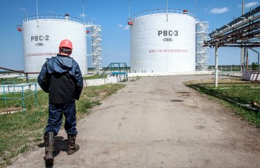 "Укртатнафта" купила 20 тыс. тонн государственной нефти, хранившейся на Кременчугском НПЗ